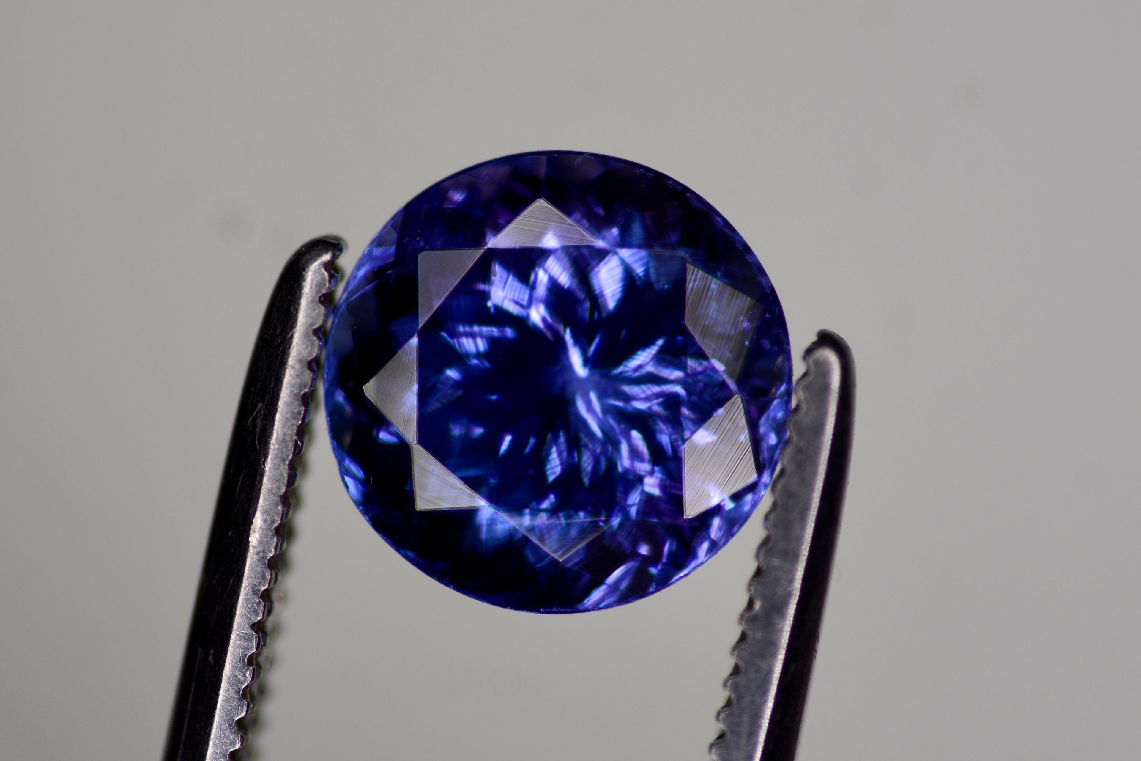 Beautiful 2.20 Carat Natural Tanzanite