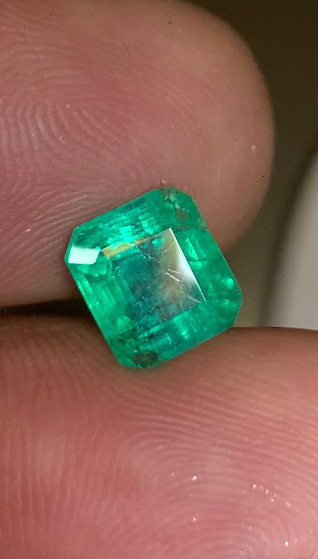 Stunning 2.35 Carat Natural Green Emerald Minor Oil Zambia