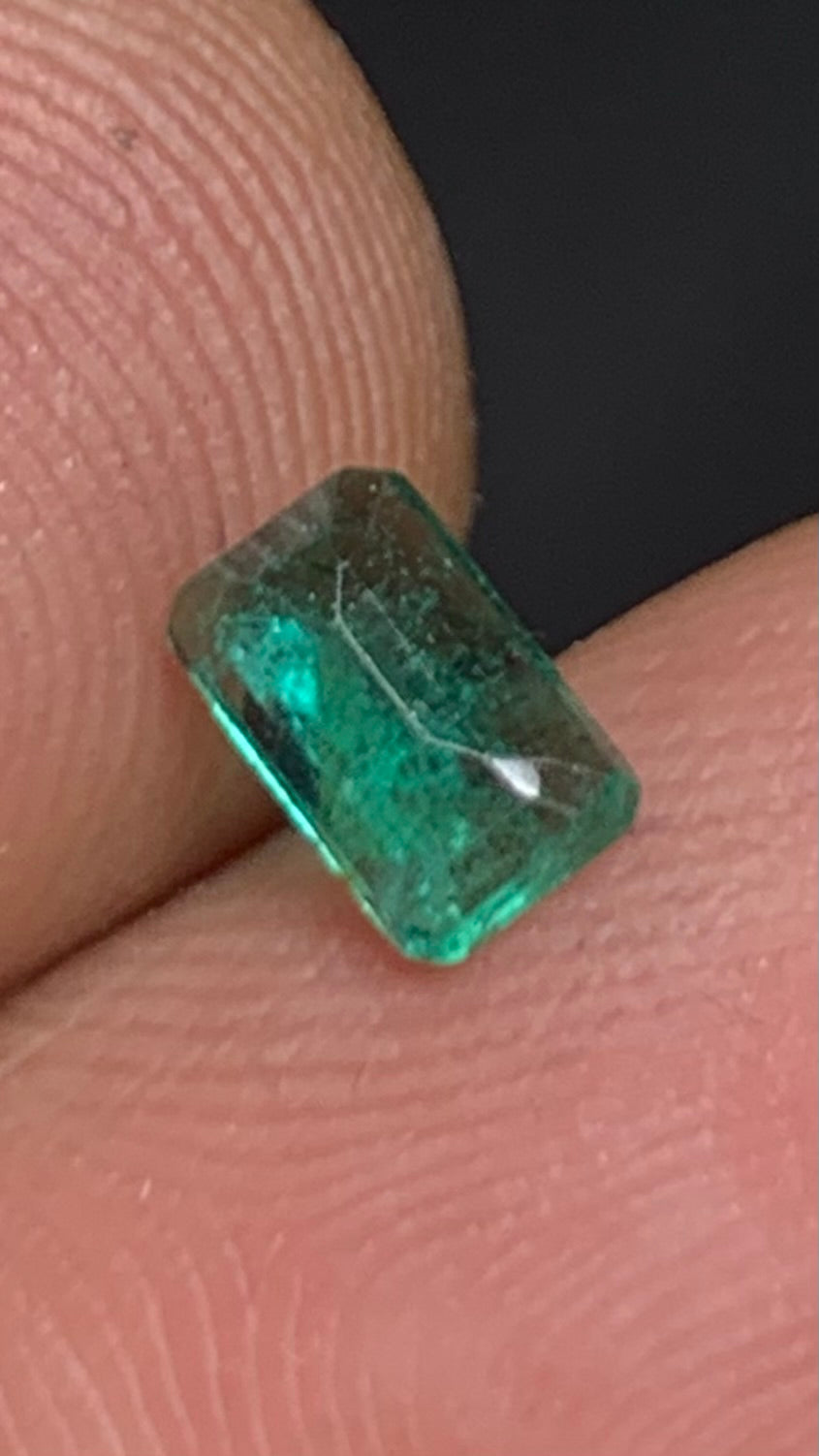Beautiful 0.45 Carat Natural Green Emerald Swat Pakistan