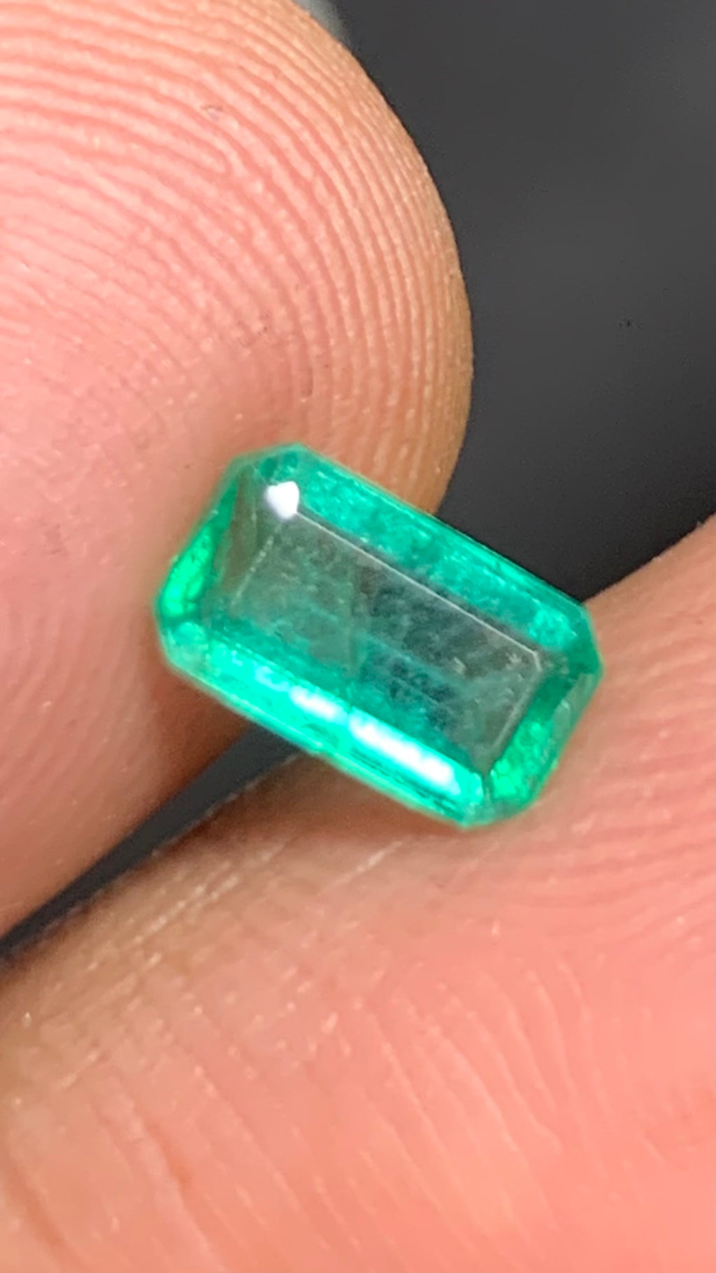 Beautiful 1.05 Carat Natural Green Emerald Swat Pakistan