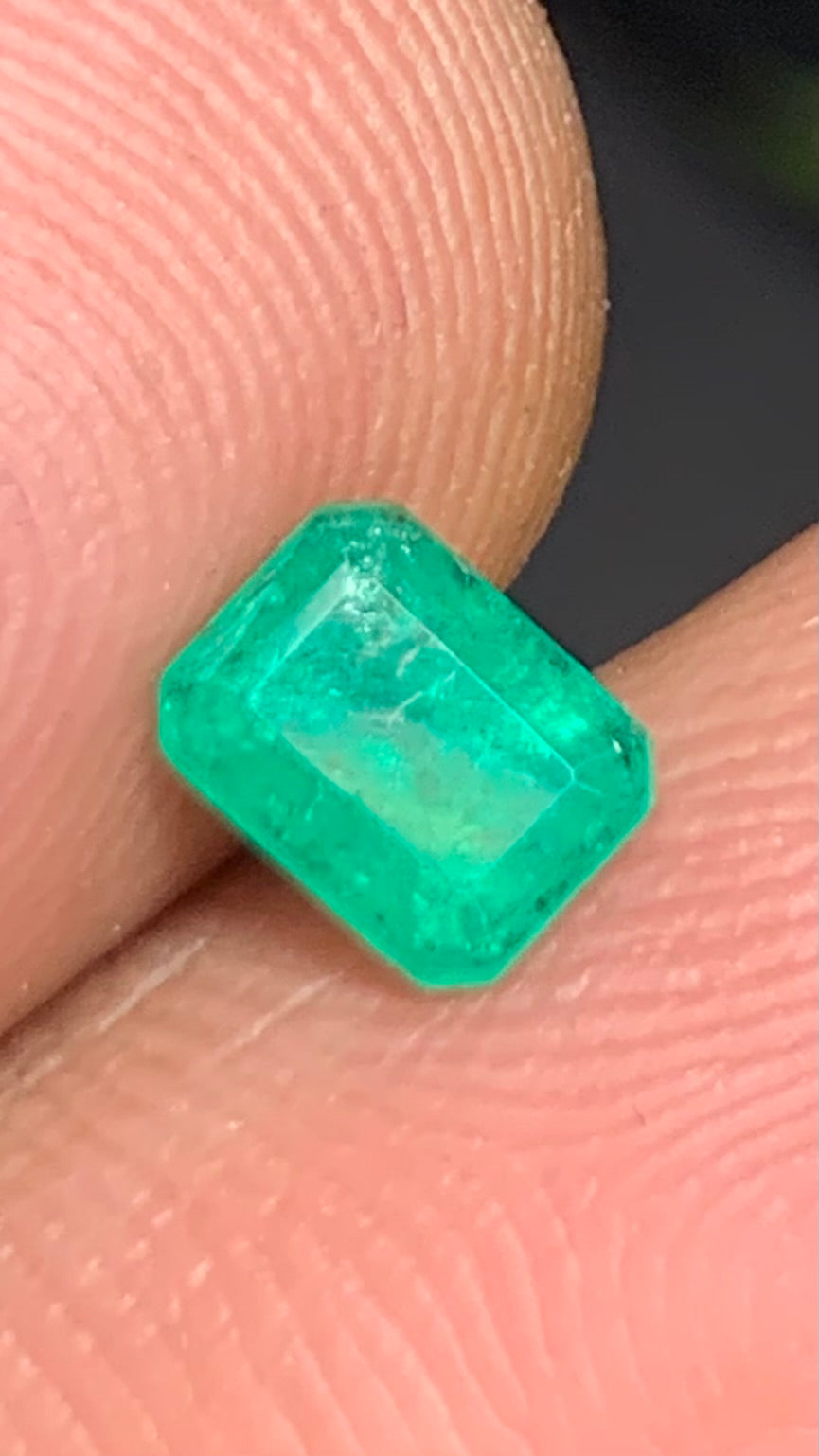 Beautiful 0.70 Carat Natural Green Emerald Swat Pakistan