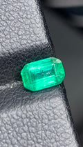 Beautiful 0.55 Carat Natural Vivid Green Emerald Swat Pakistan
