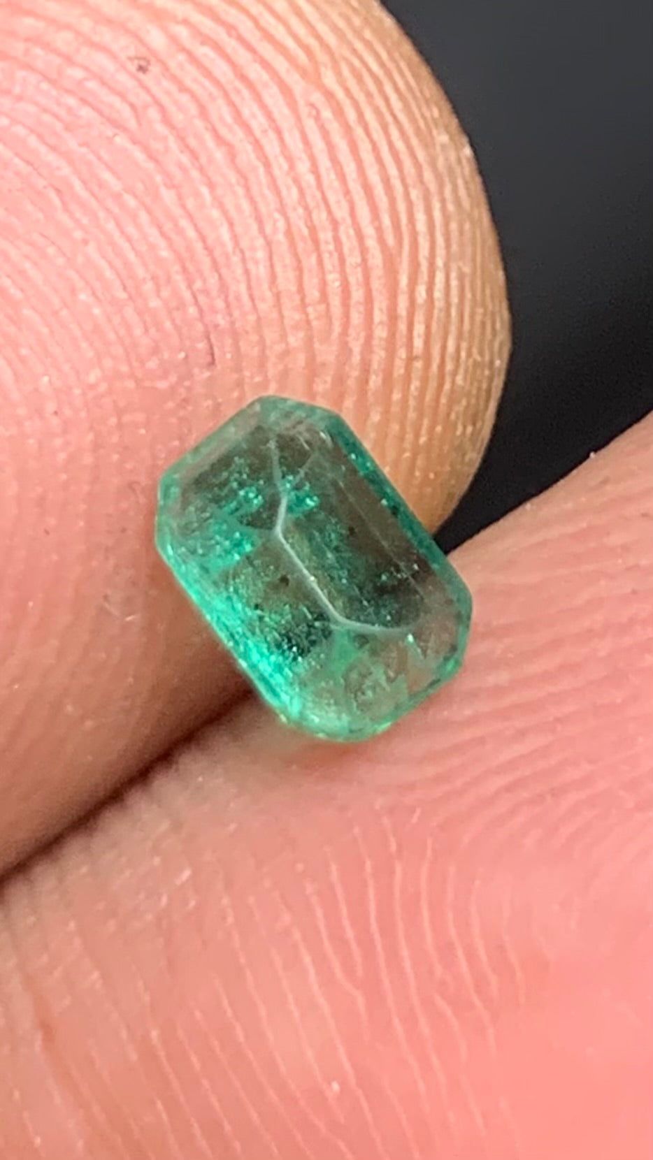 Beautiful 0.55 Carat Natural Vivid Green Emerald Swat Pakistan