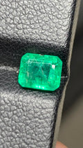Beautiful 0.85 Carat Natural Vivid Green Emerald Swat Pakistan