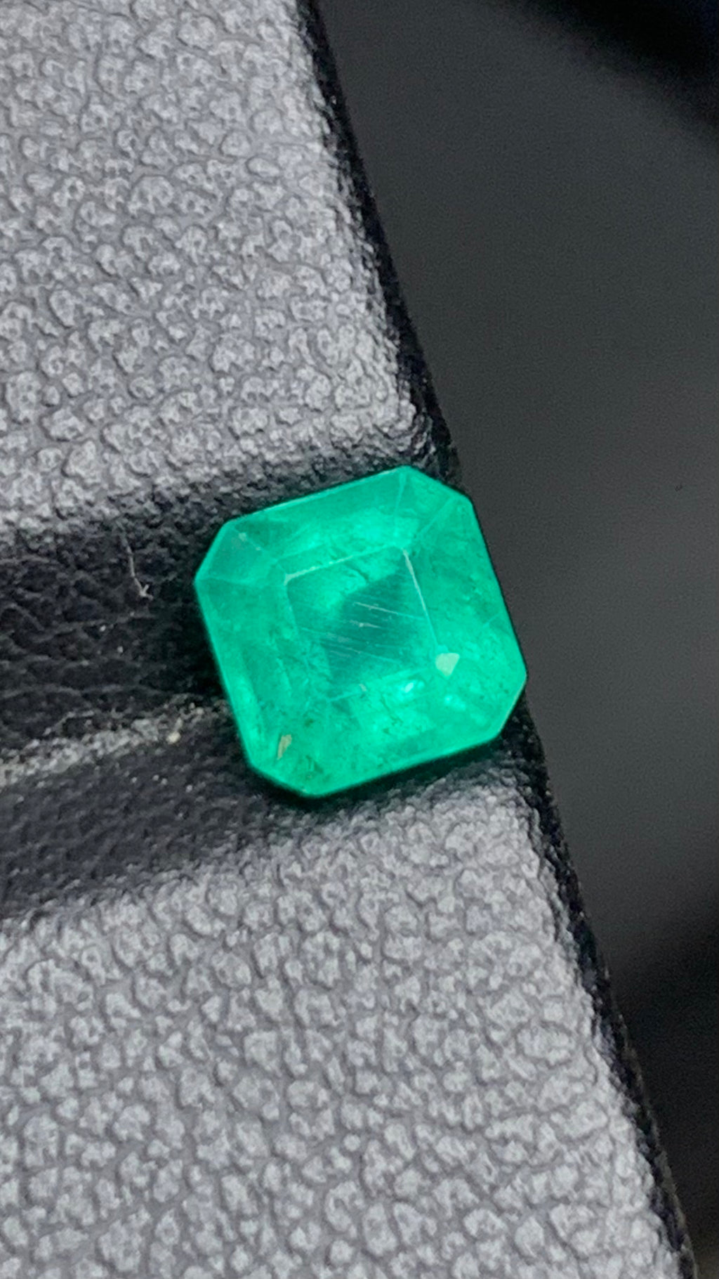 Beautiful 1.10 Carat Natural Green Emerald Afghanistan