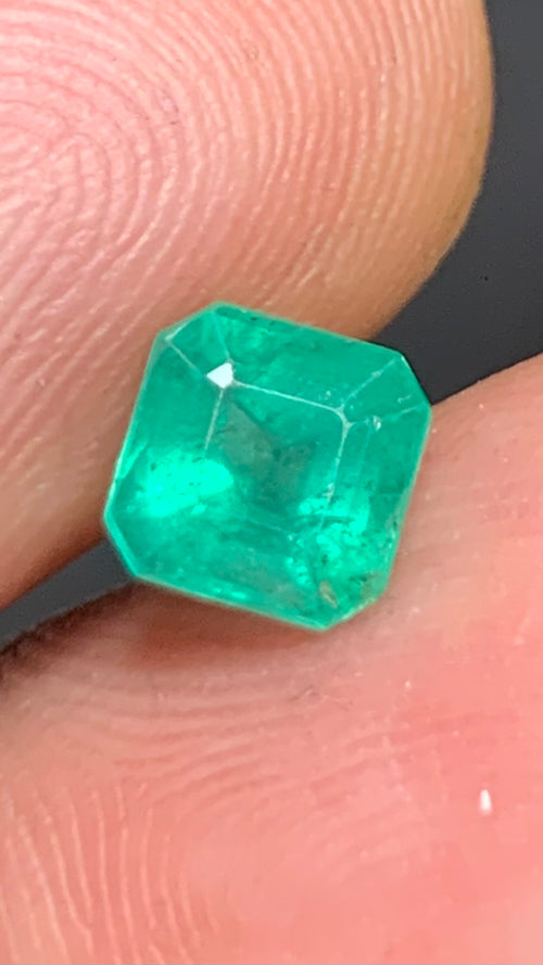Beautiful 1.10 Carat Natural Green Emerald Afghanistan