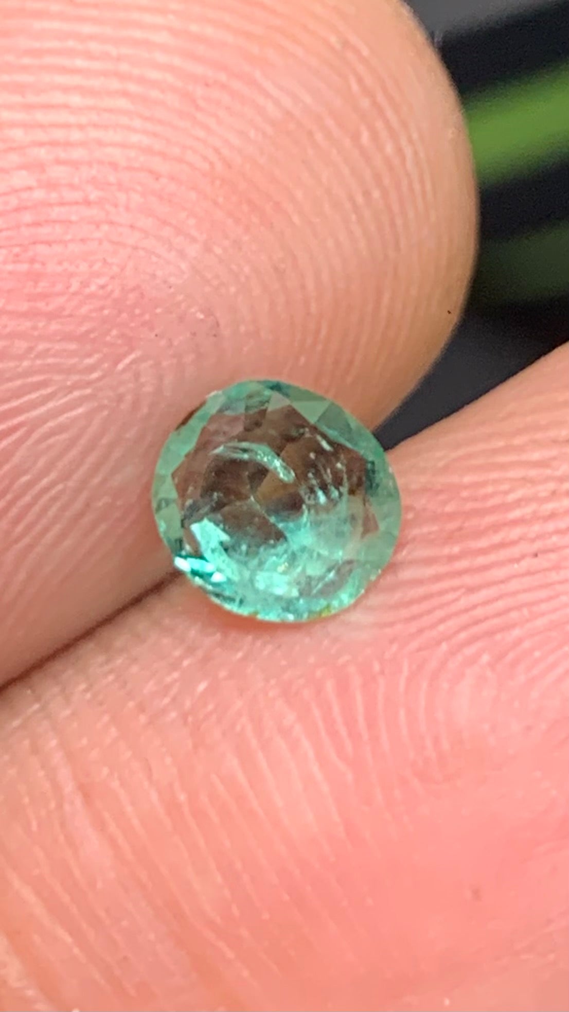 Beautiful 0.70 Carat Natural Green Emerald Afghanistan