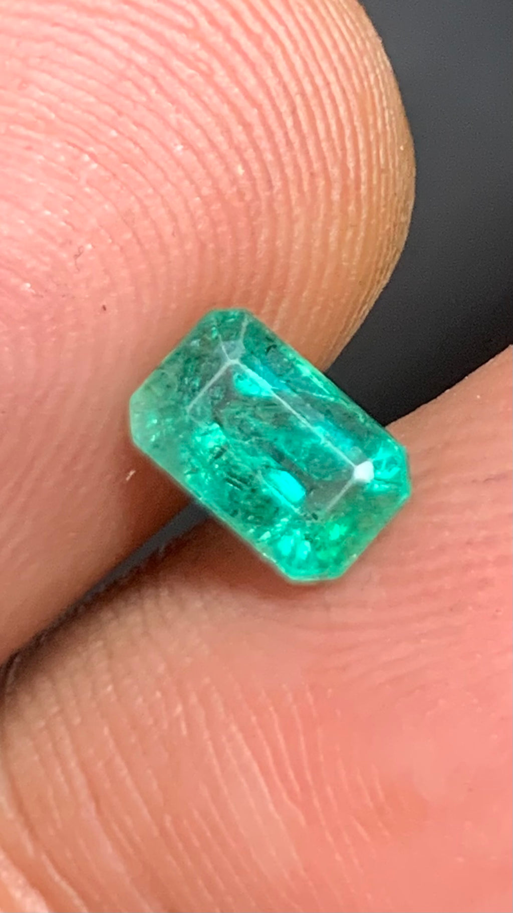 Beautiful 1 Carat Natural Green Emerald Swat Pakistan
