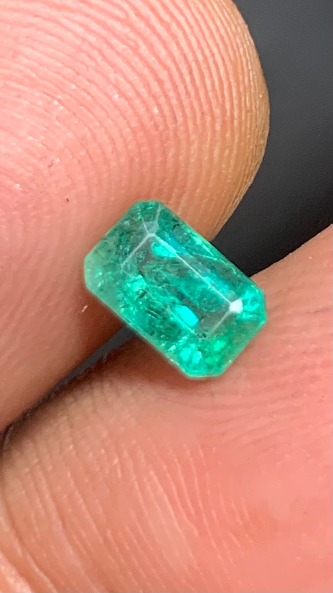 Beautiful 1 Carat Natural Green Emerald Swat Pakistan