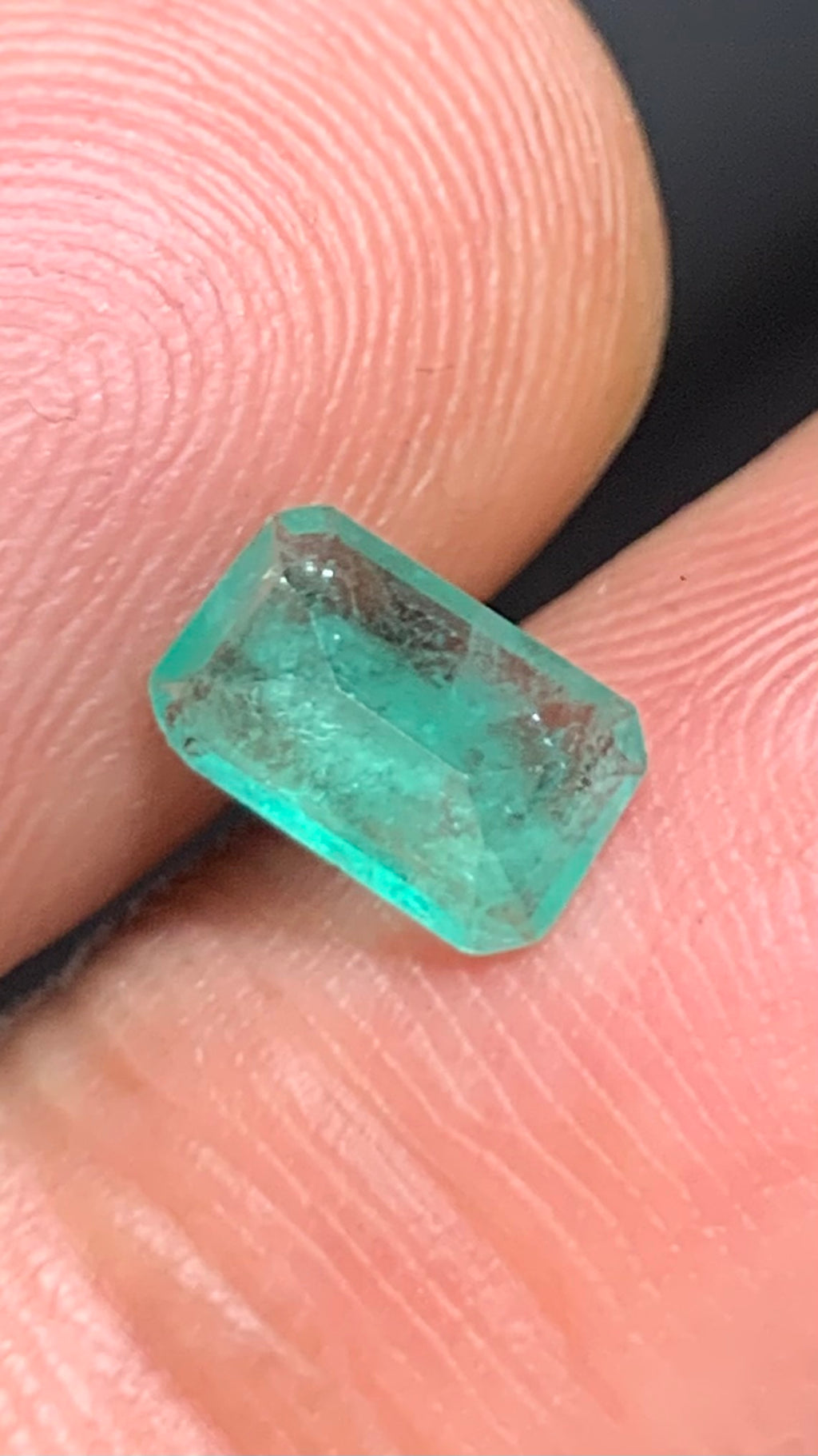 Beautiful 0.90 Carat Natural Green Emerald Swat Pakistan