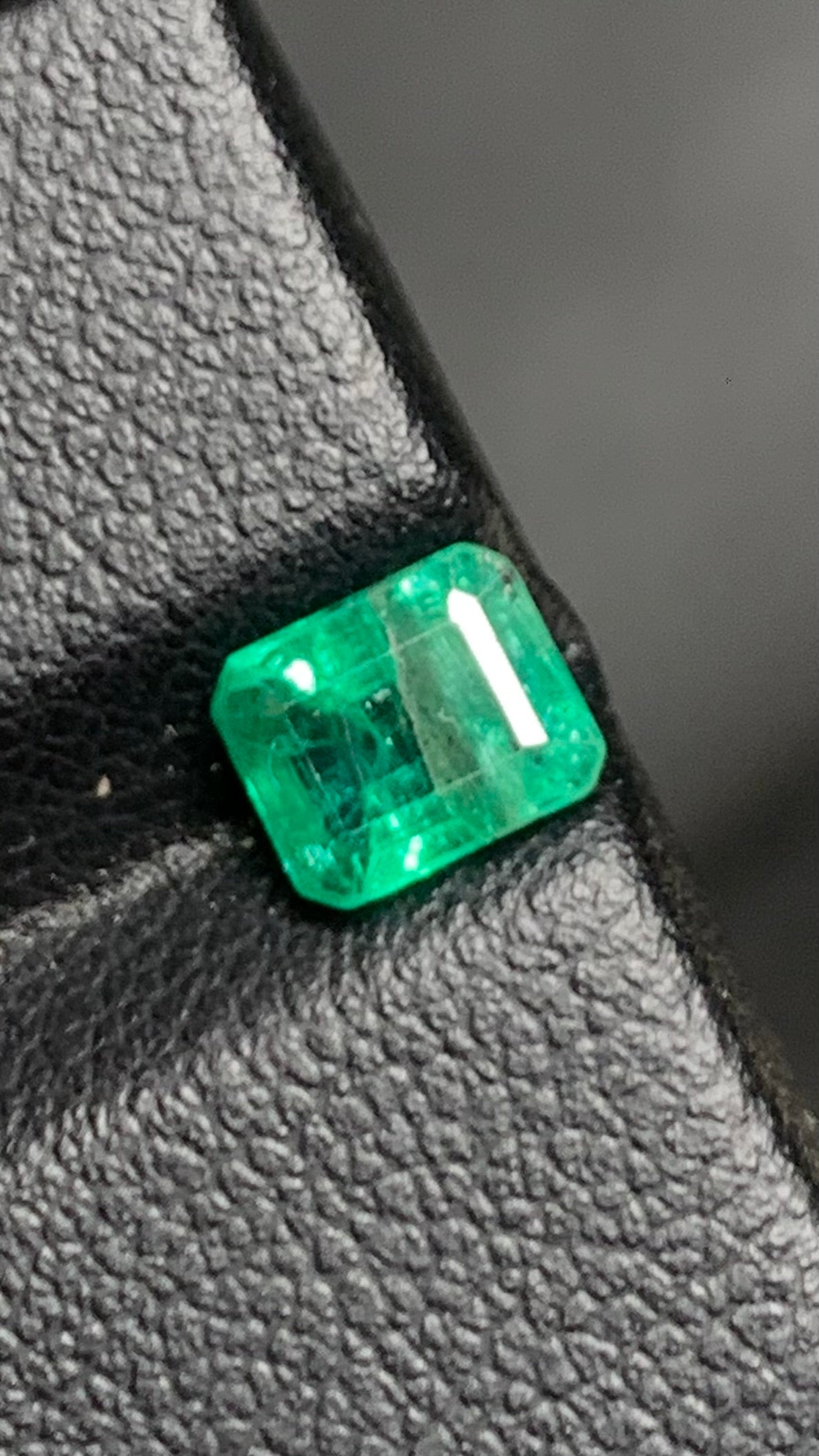 Beautiful 0.80 Carat Natural Green Emerald Swat Pakistan