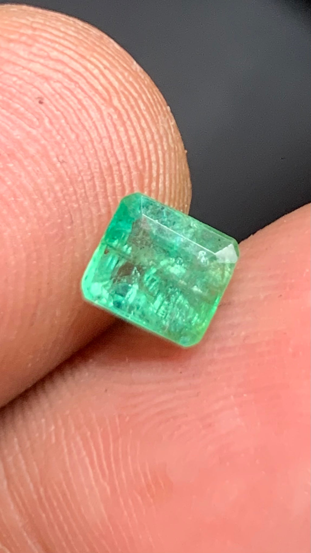 Beautiful 0.90 Carat Natural Green Emerald Swat Pakistan