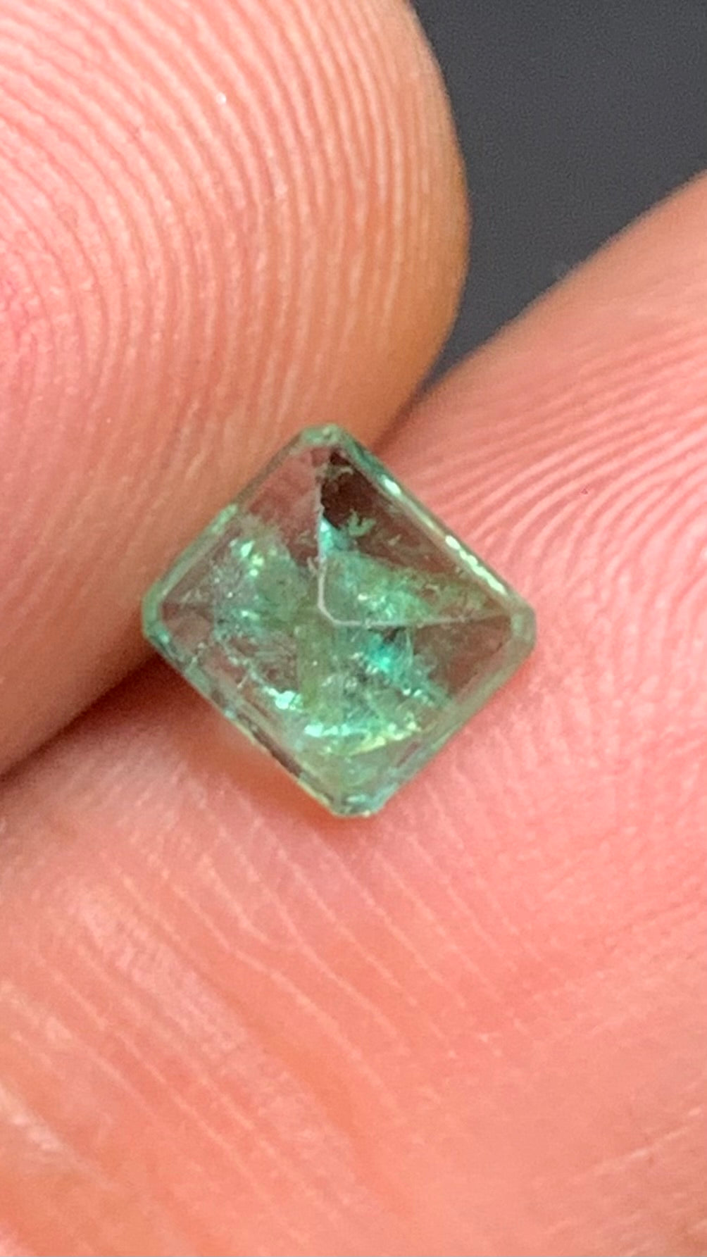 Beautiful 0.90 Carat Natural Green Emerald Swat Pakistan