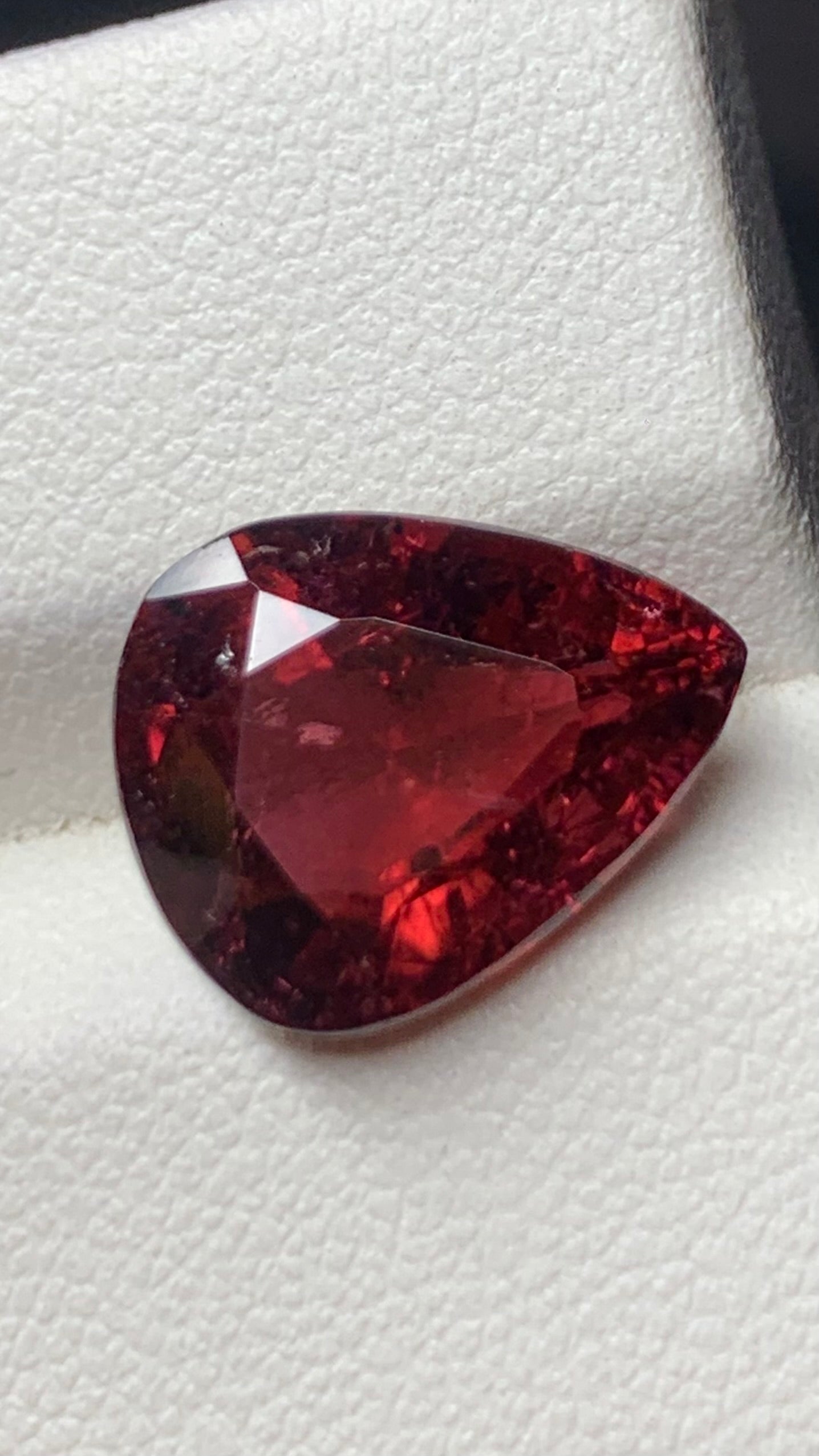 Certified Radiant High Quality 5.45 Carat Natural Rubellite
