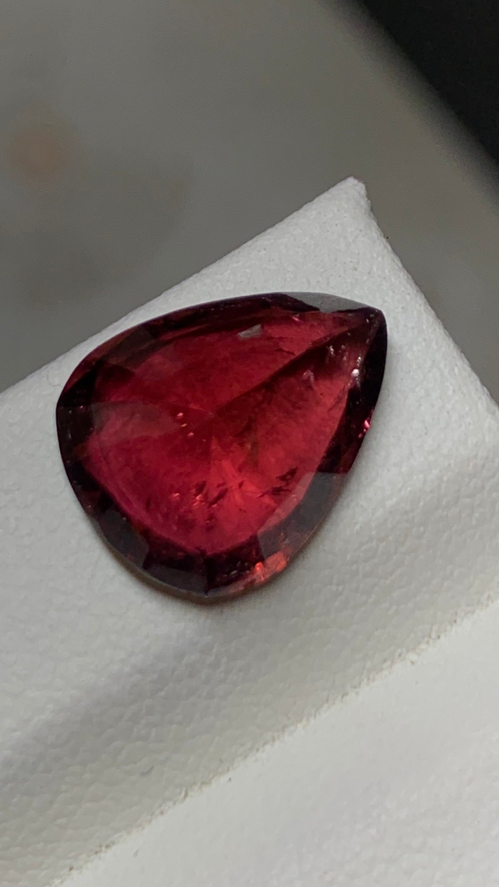 Certified Radiant High Quality 5.45 Carat Natural Rubellite