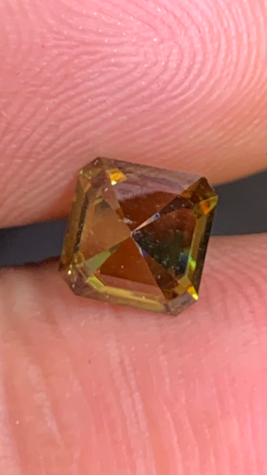 Untreated Top Quality 1.45 Carat Yellow Green Colour Natural Sphene full of flashes