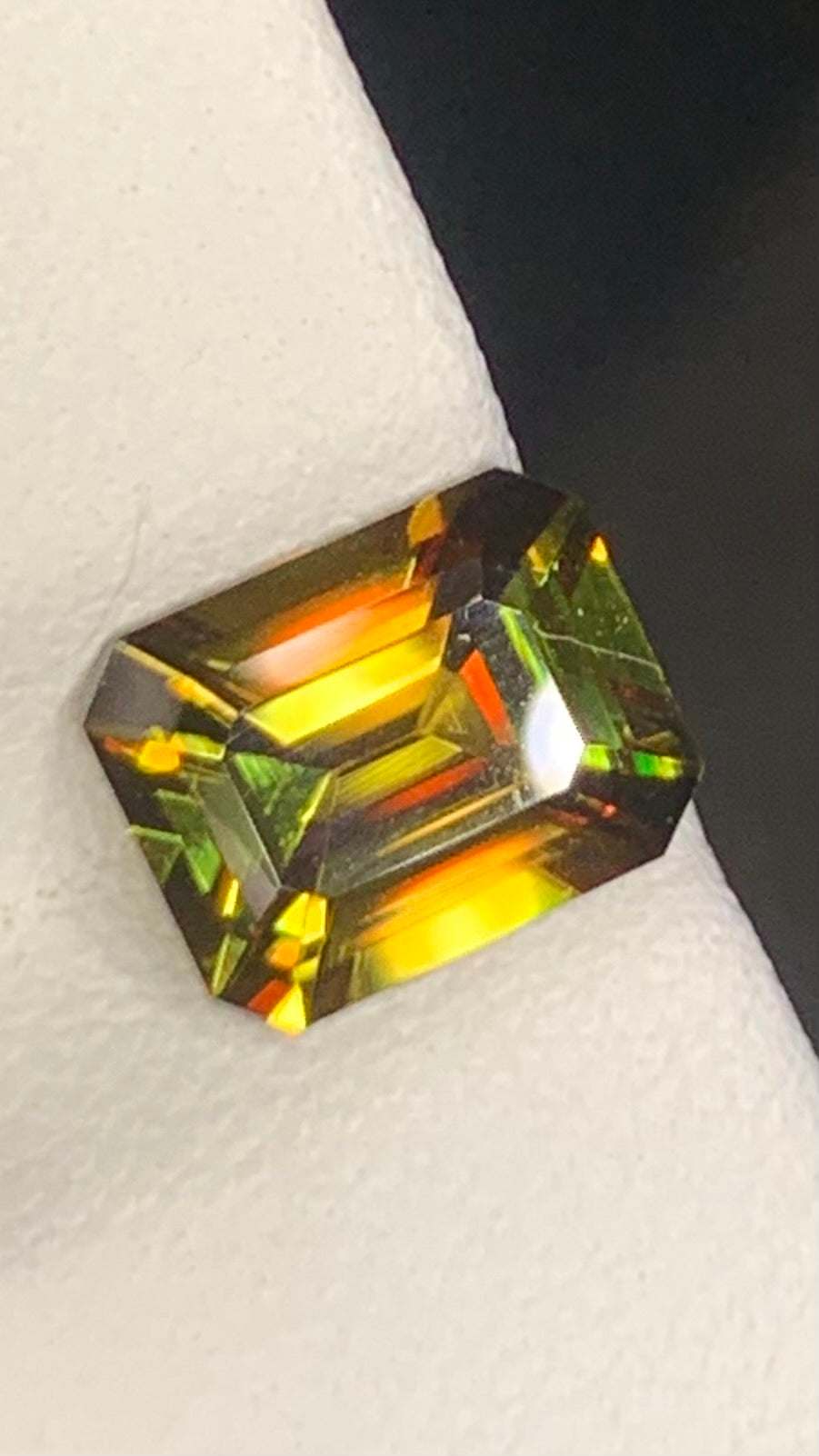 Untreated Top Quality 2.40 Carat Yellow Green Colour Natural Sphene full of flashes