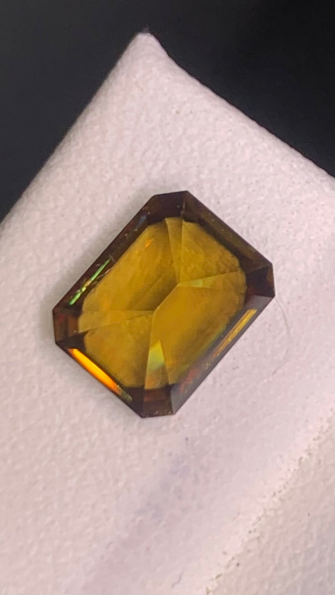 Untreated Top Quality 2.40 Carat Yellow Green Colour Natural Sphene full of flashes