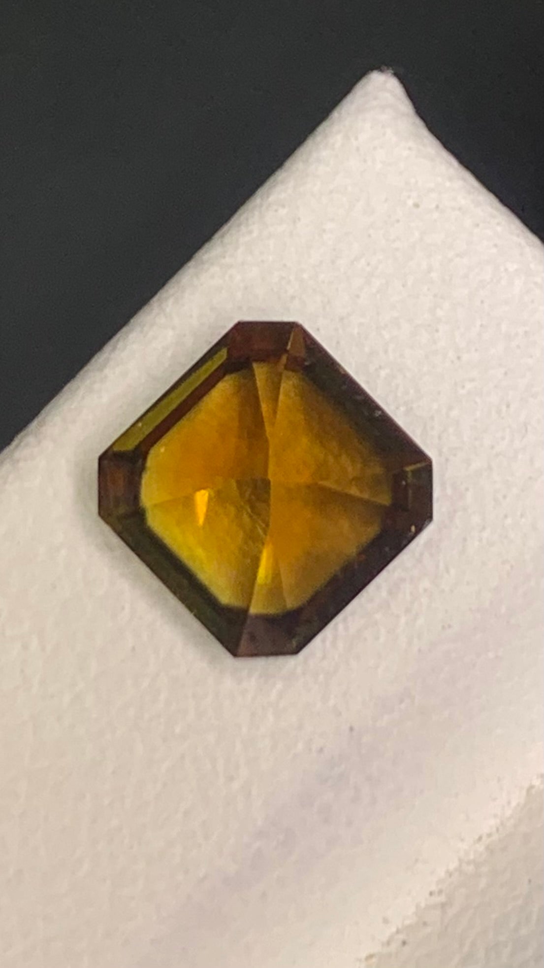 Untreated Top Quality 2.20 Carat Yellow Green Colour Natural Sphene full of flashes