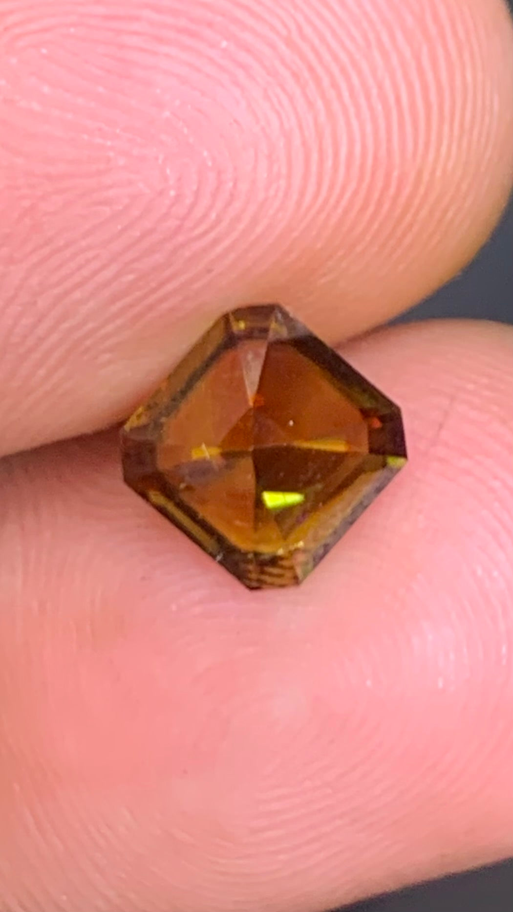 Untreated Top Quality 2.20 Carat Yellow Green Colour Natural Sphene full of flashes