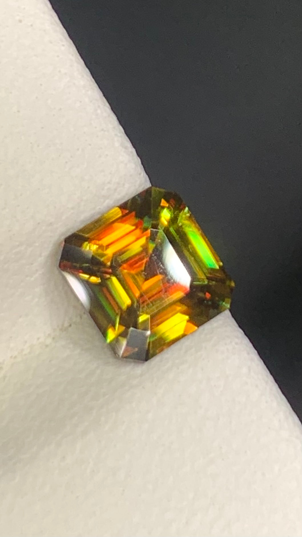 Untreated Top Quality 1.65 Carat Yellow Green Colour Natural Sphene full of flashes