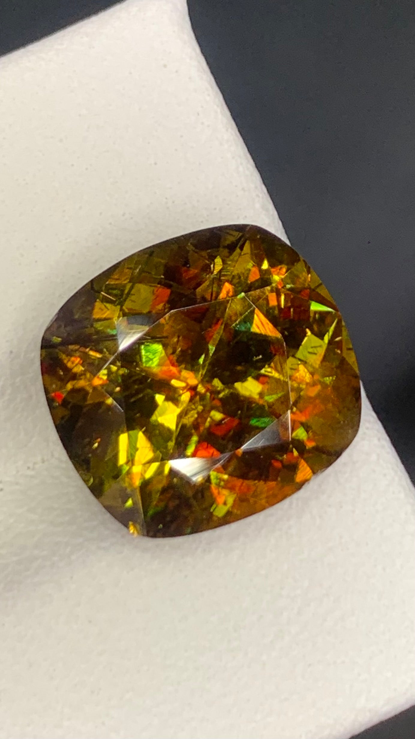 Untreated Top Quality 9.40 Carat Yellow Green Colour Natural Sphene with Rutile full of flashes