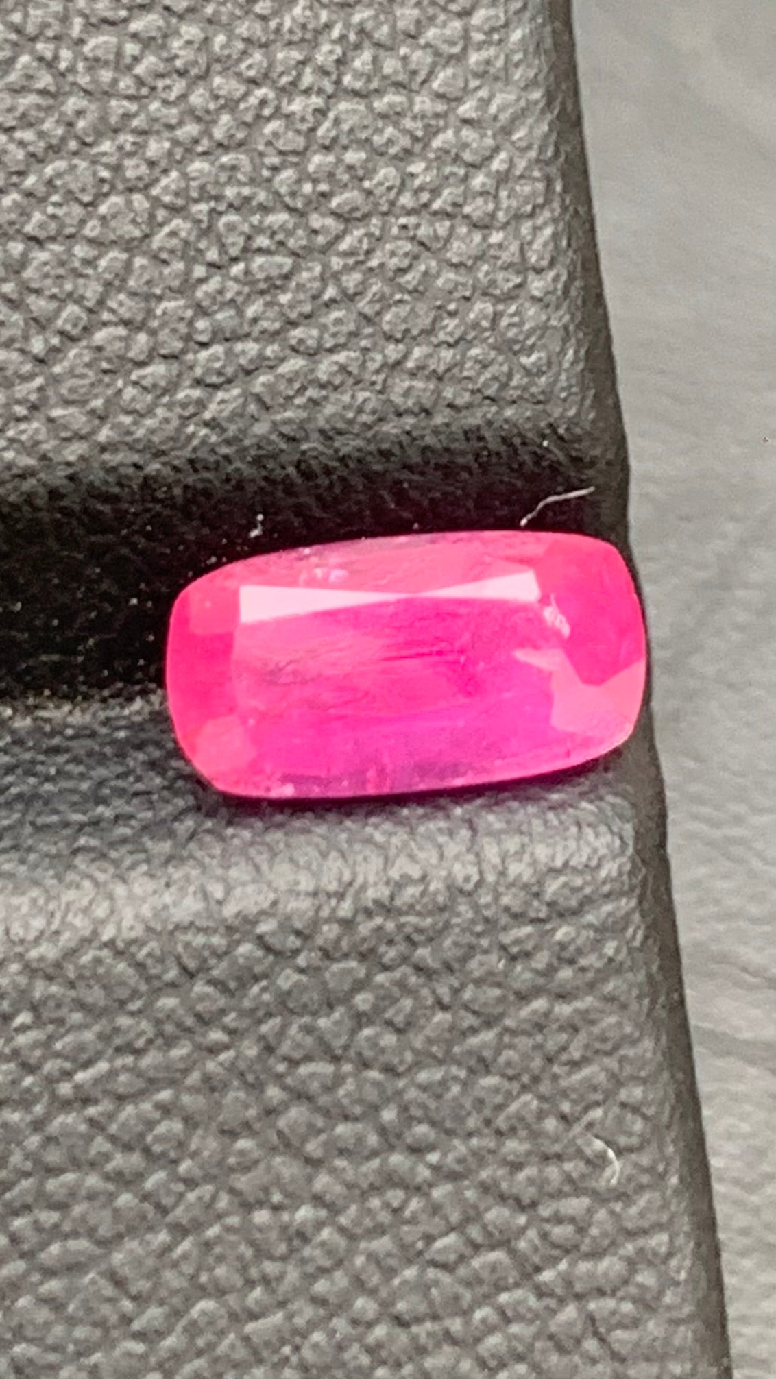 Untreated Certified 1.57 Carat Vivid Pink Red Colour Natural Ruby Mozambique