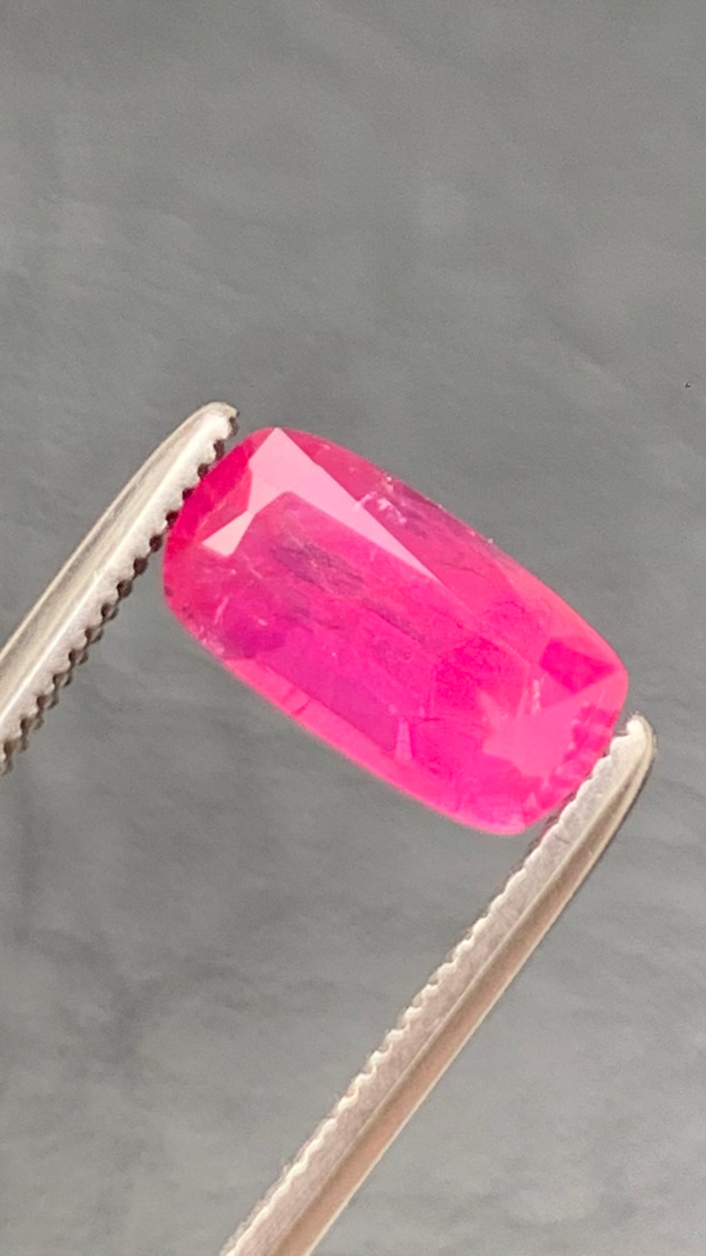 Untreated Certified 1.57 Carat Vivid Pink Red Colour Natural Ruby Mozambique
