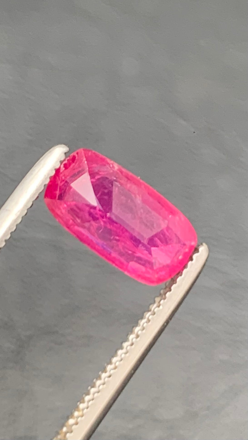 Untreated Certified 1.57 Carat Vivid Pink Red Colour Natural Ruby Mozambique