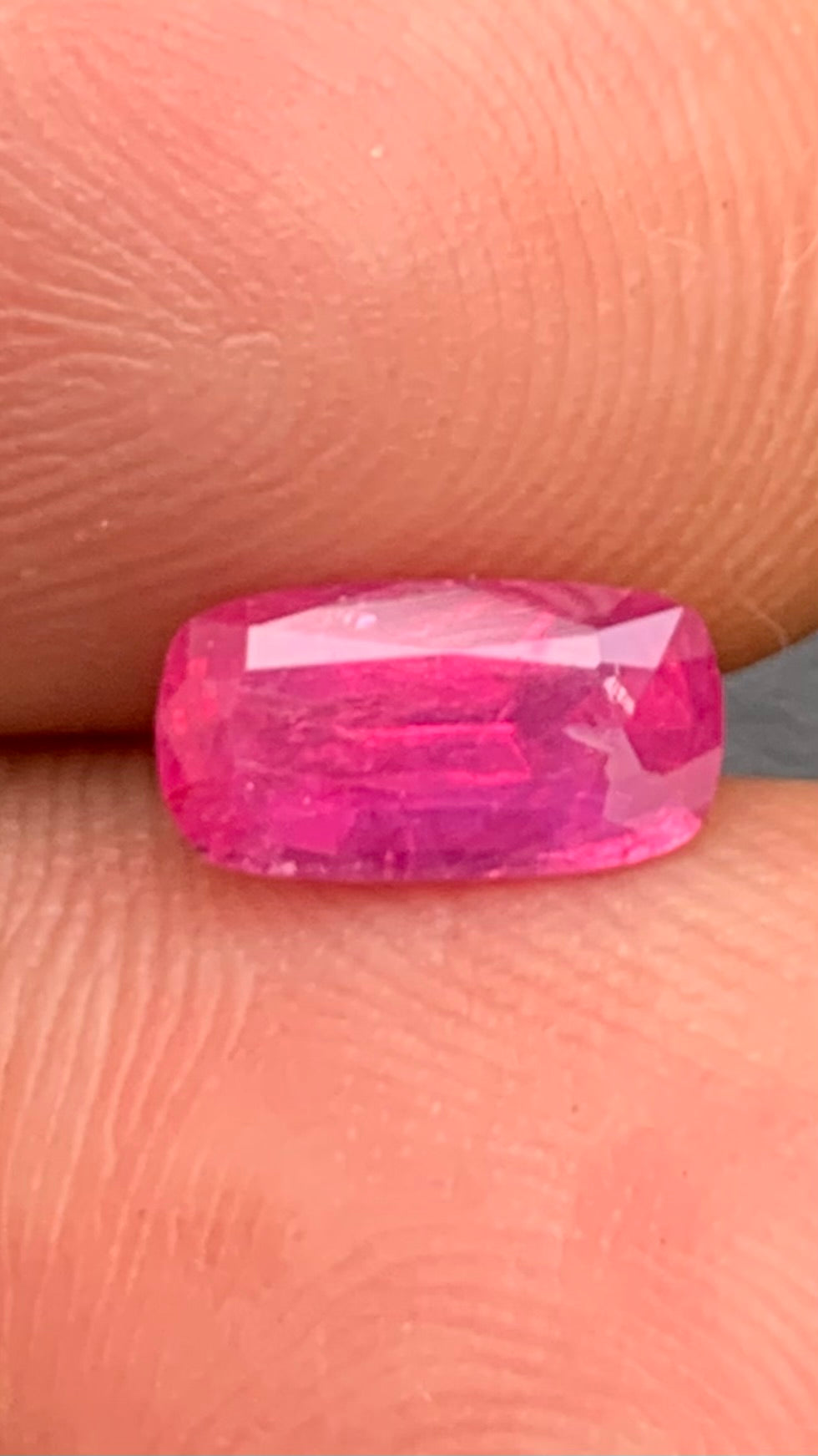 Untreated Certified 1.57 Carat Vivid Pink Red Colour Natural Ruby Mozambique