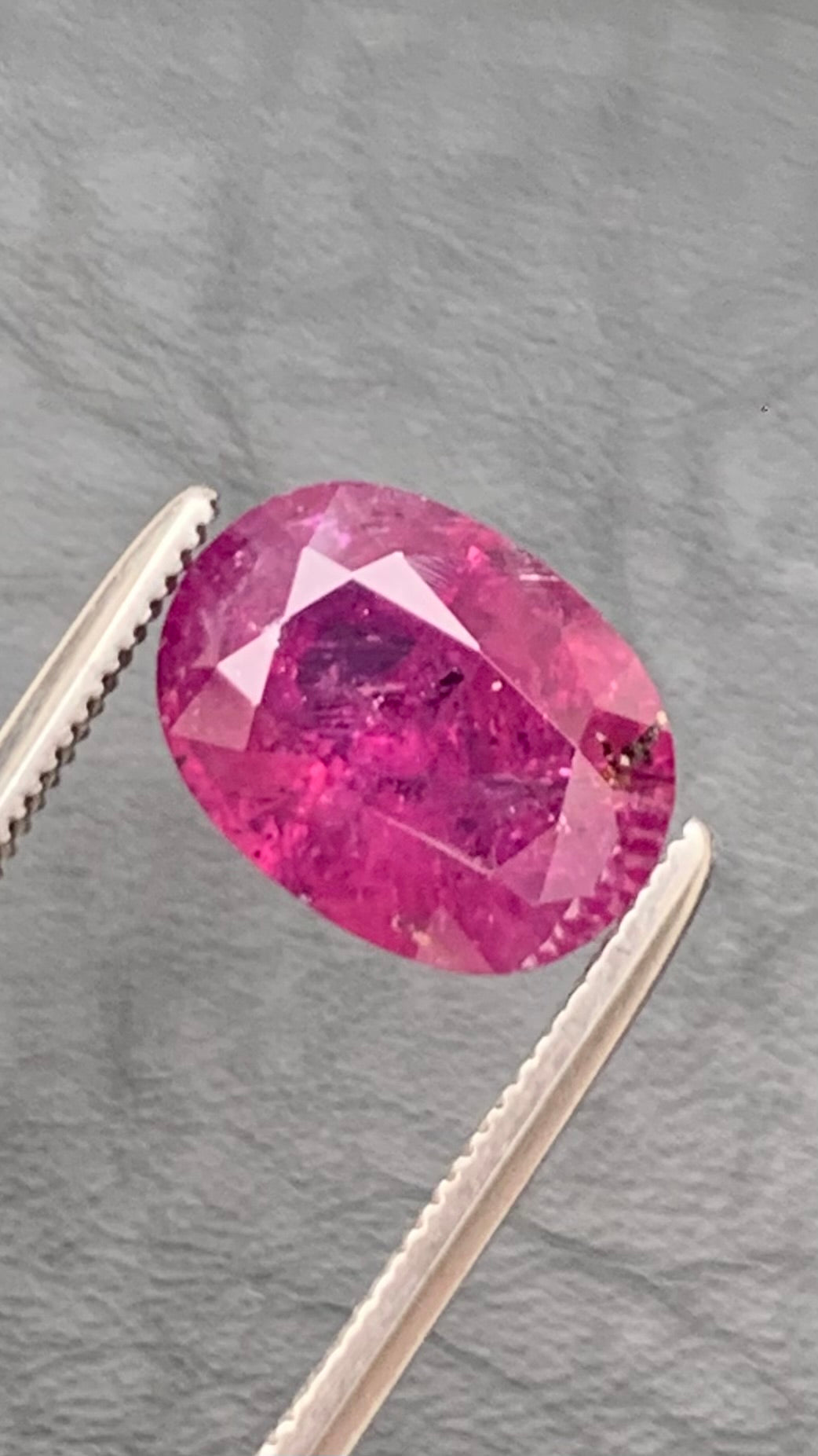 Untreated Rare Certified 3.21 Carat Red Purple Colour Natural Ruby Kashmir