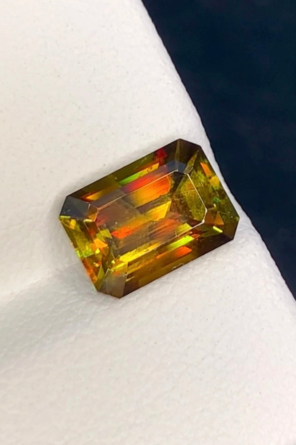 Untreated Top Quality 2.95 Carat Yellow Green Colour Natural Sphene full of flashes